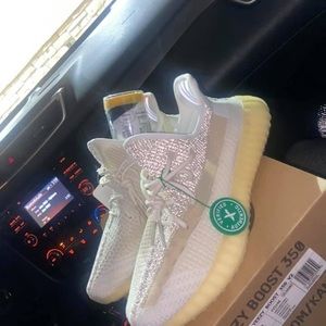 Yeezy 350 V2